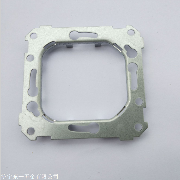 冲压件加工厂,加工金属冲压件,不锈钢冲压件,插座配件